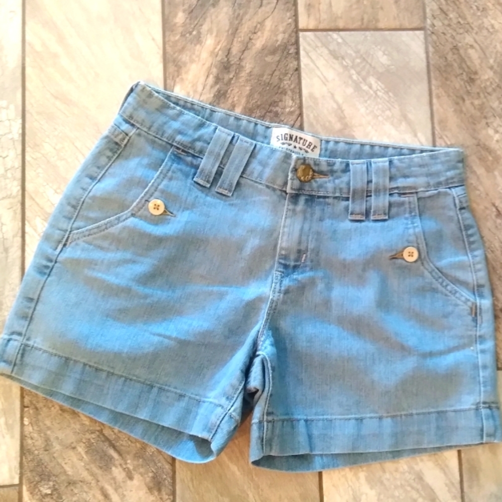 Vintage Levi's shorts size 6